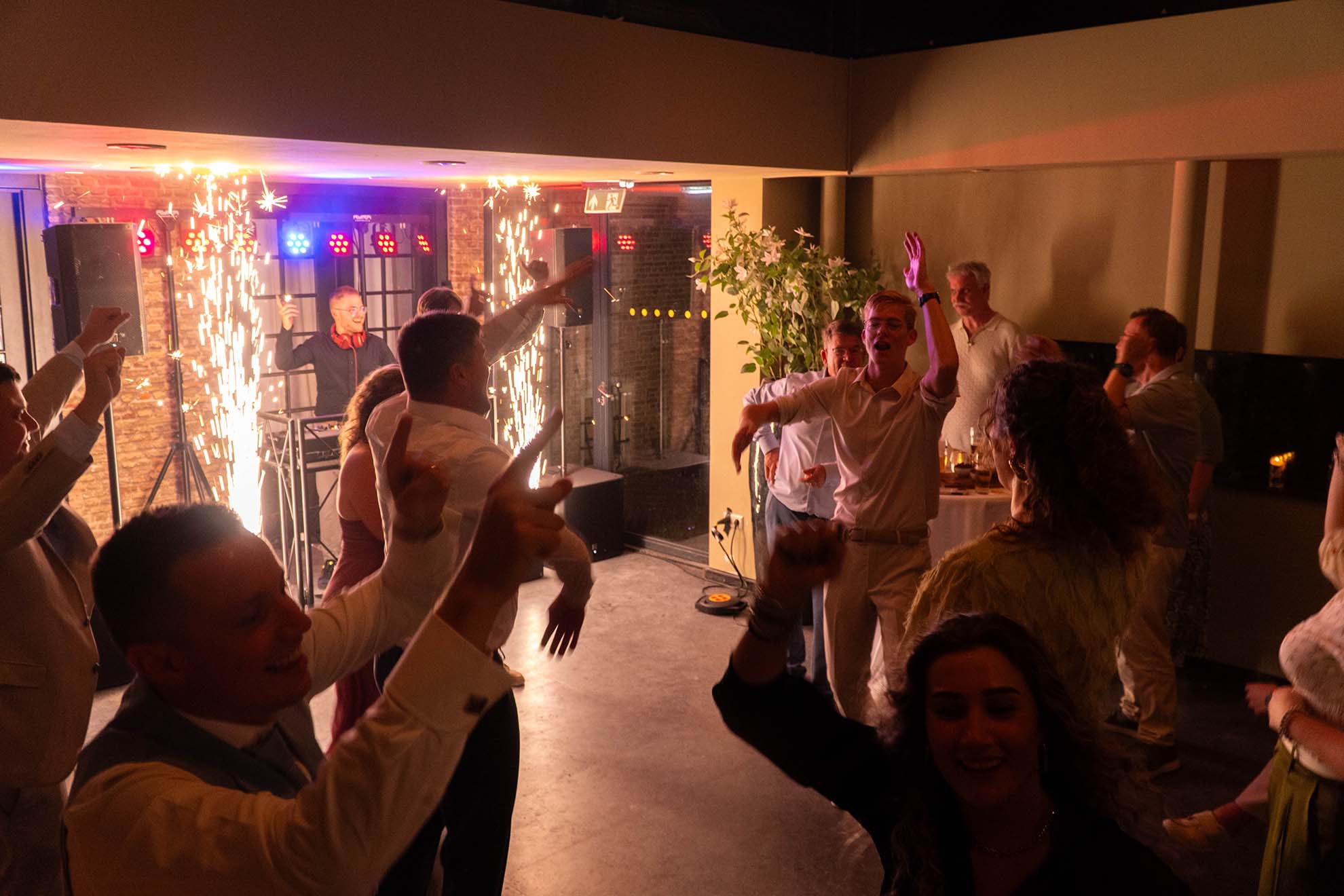 Beyond-Limitz bruiloft dj boeken